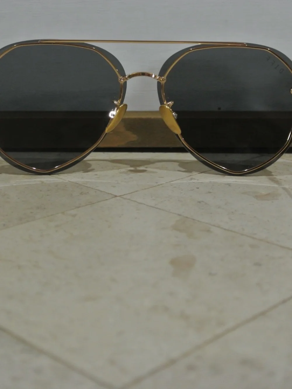 DIFF BLACK LENS GOLD TRIM AVIATOR SUNGLASSES